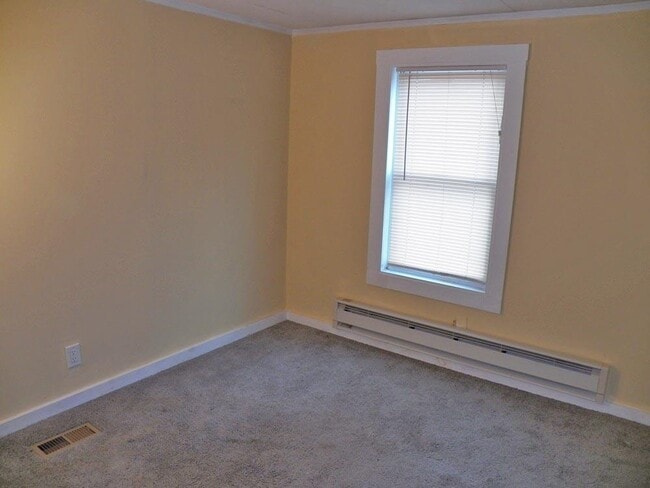 Building Photo - 2337 2nd New Hampshire Turnpike N