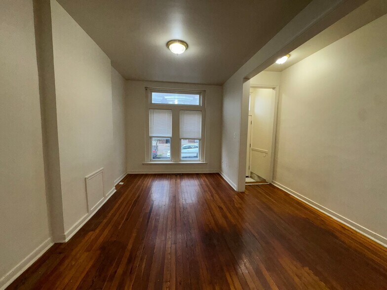 Building Photo - 2025 Penrose Ave