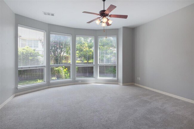 Building Photo - 2279 Fernspring Dr