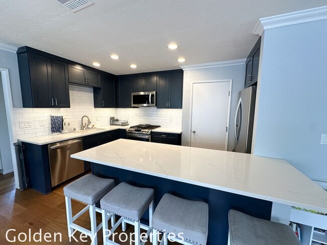 Building Photo - Charming 3BR / 2BA Single-Story Home in Co...