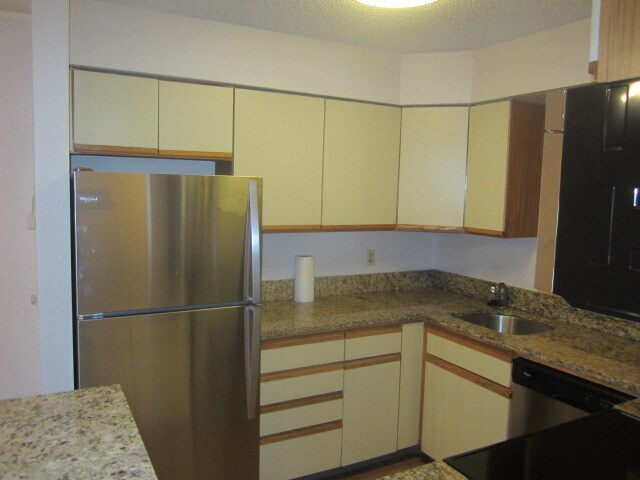 Building Photo - Large Updated One Bedroom Gold Run Condo!  Perfect Location!