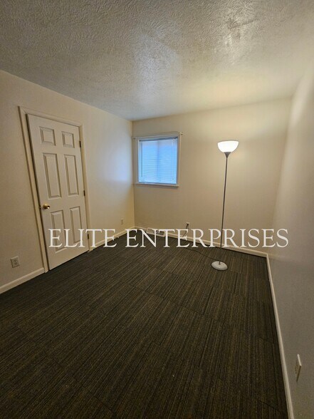 Building Photo - 2213 W Reservoir Blvd