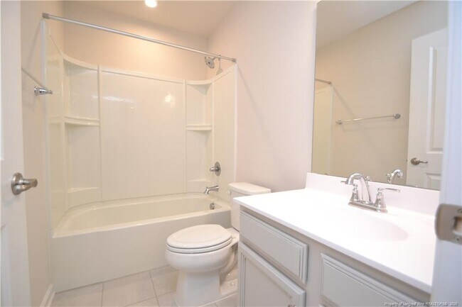 Building Photo - 1006 Romeria Dr