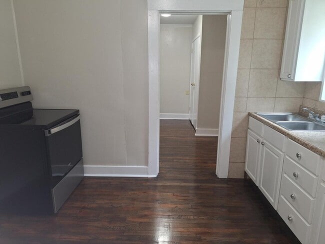 Building Photo - 506 E Main St