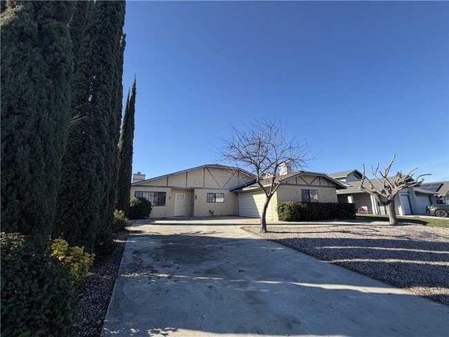 Building Photo - 115 Rosemary Dr