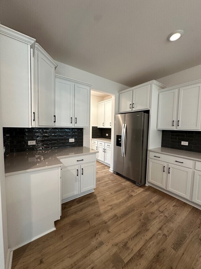 Building Photo - NEW Stonebridge Golf Course Views - Move-I...
