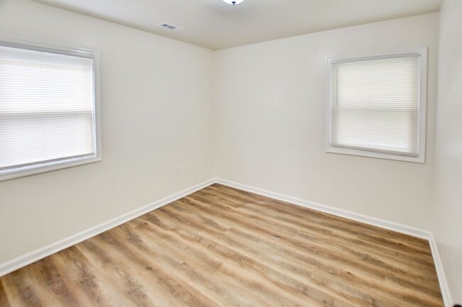 Building Photo - 1923 Bancroft Dr