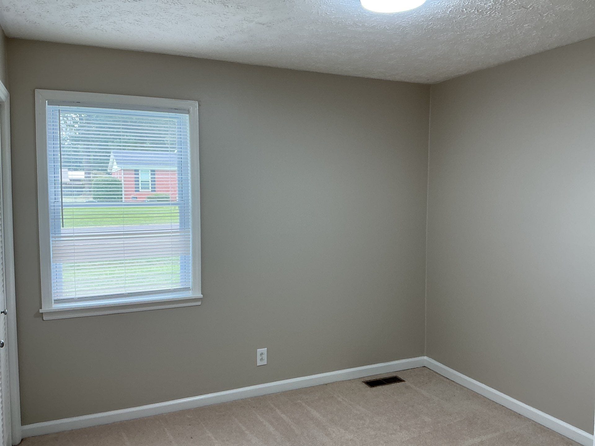 Building Photo - 137 Cheyenne Dr