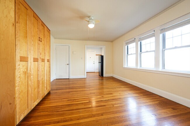 Building Photo - 195 Thomas Burgin Pkwy