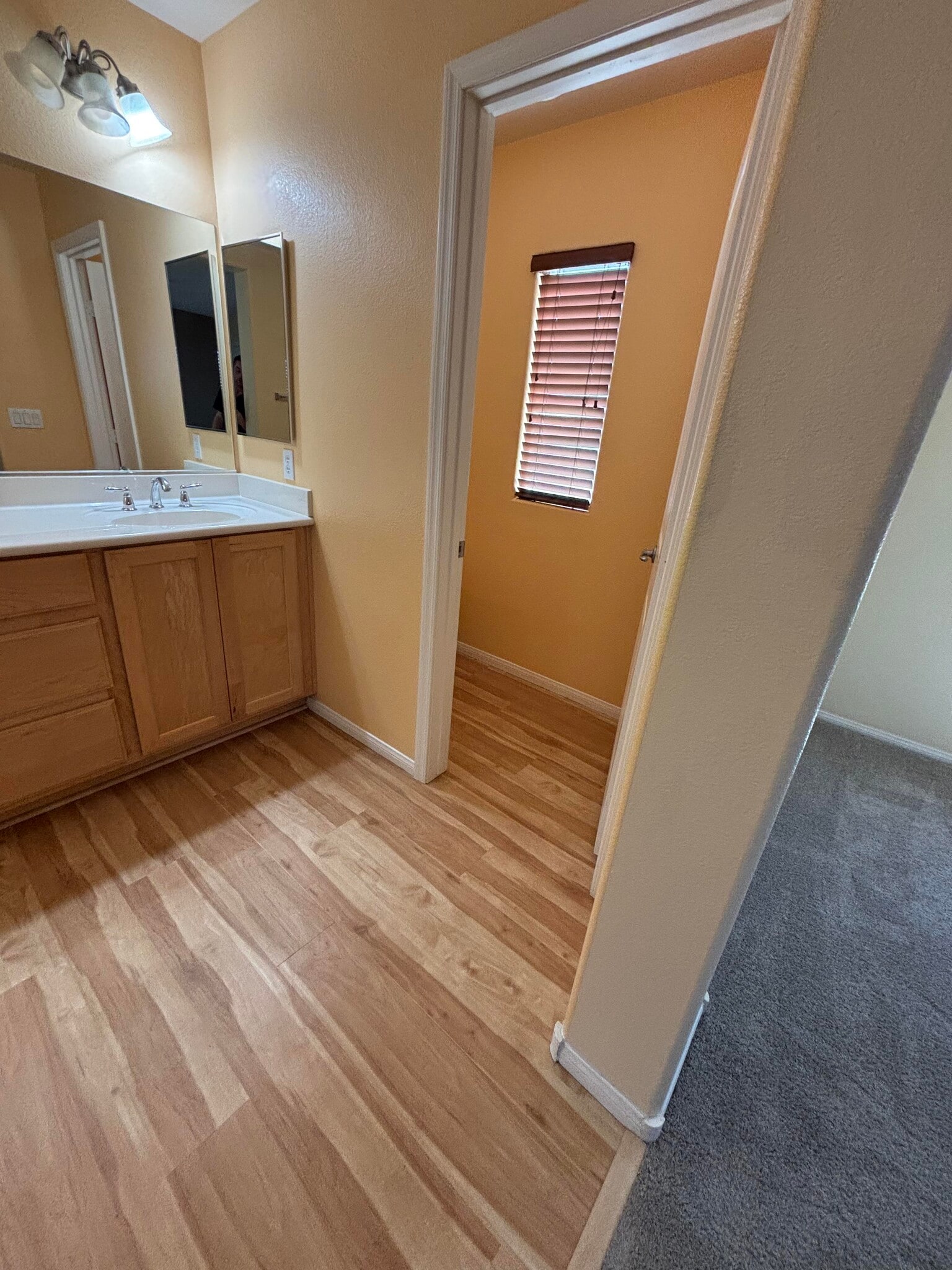 master bathroom - 11372 Colinward Ave