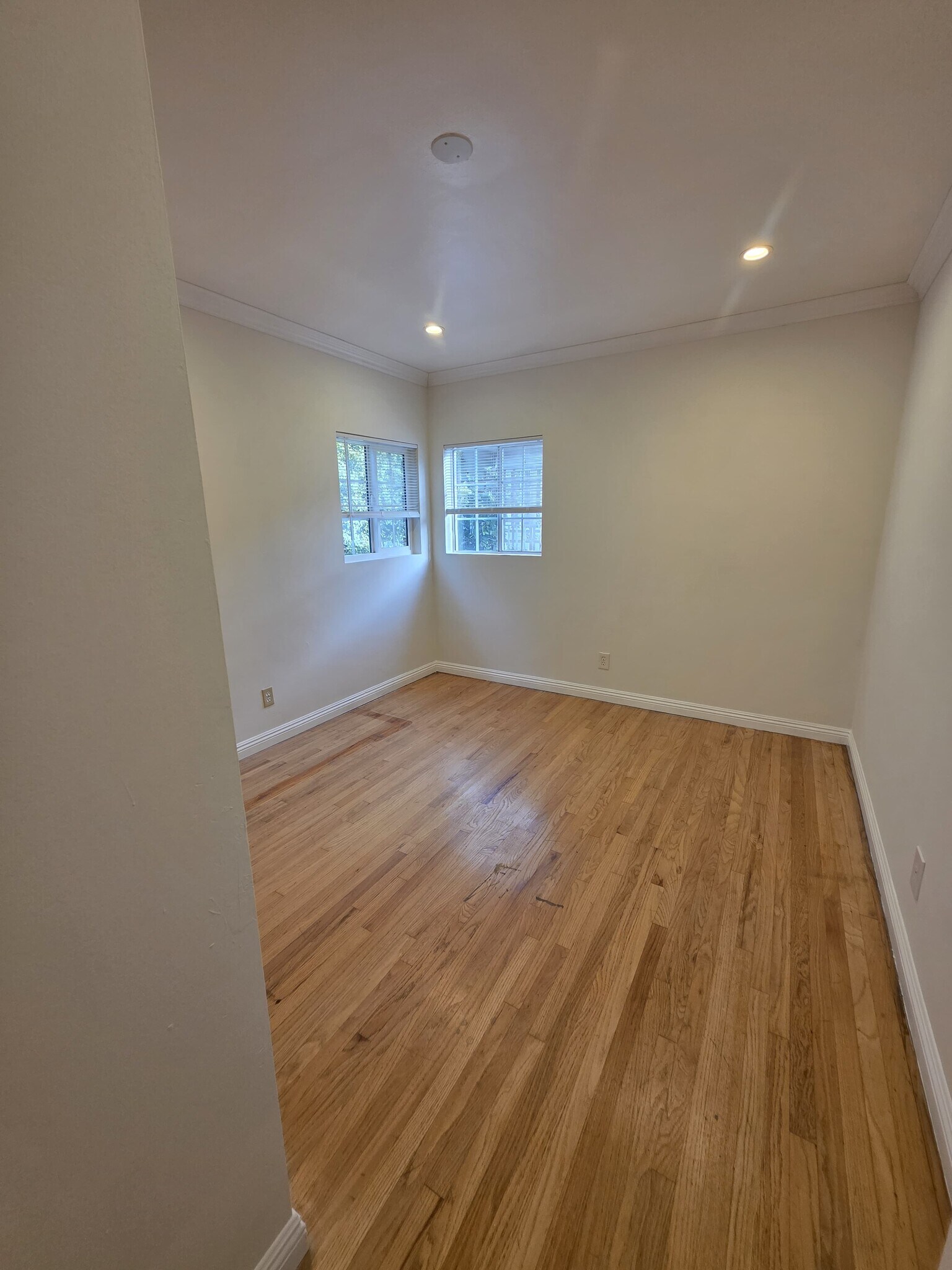 Building Photo - 3834 Girard Ave