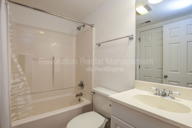 Building Photo - 869 Briarcliff Rd NE