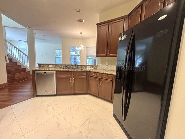 Building Photo - 902 Hire Cir