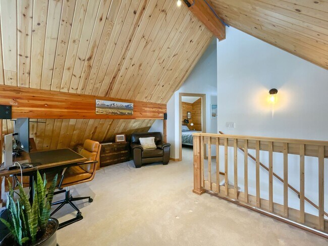 Building Photo - Luxury Home in the woods with unparalleled views! Garage! Pets Negotiable! Hot tub!