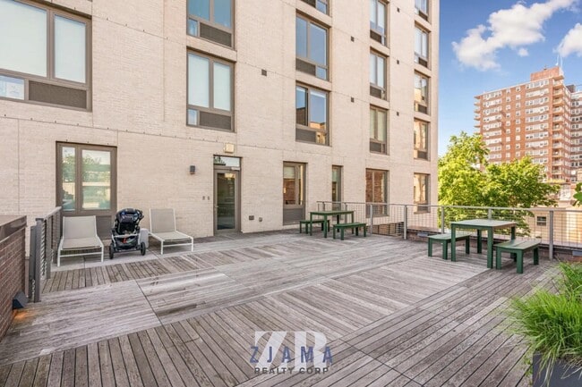 Building Photo - 626 Flatbush Ave