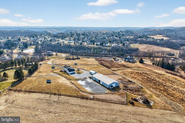 Building Photo - 5289 PA-309