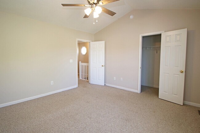 Building Photo - 760 Camelot Ln
