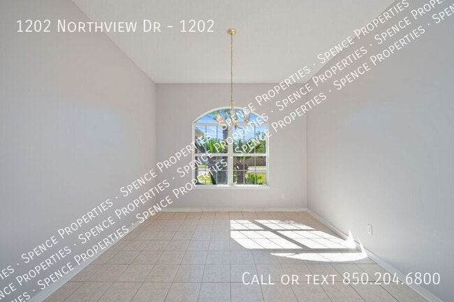 Building Photo - 1202 Northview Dr