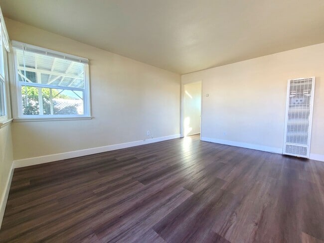 Building Photo - 12183 2nd St