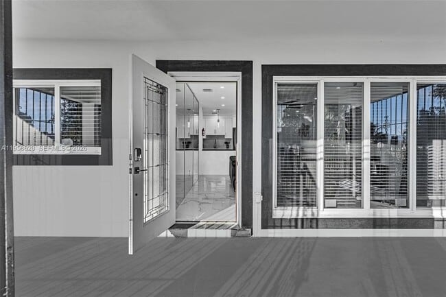 Building Photo - 560 Perviz Ave