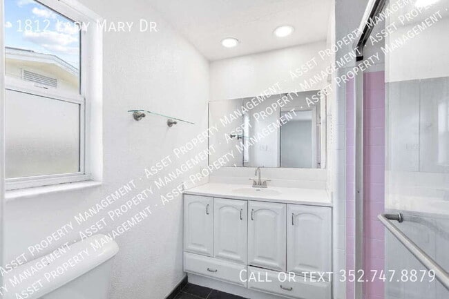 Building Photo - 1812 Lady Mary Dr
