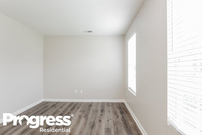 Building Photo - 4048 Catawba Creek Dr