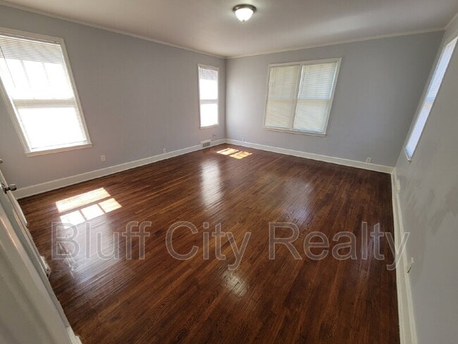 Building Photo - 925 N Trezevant St