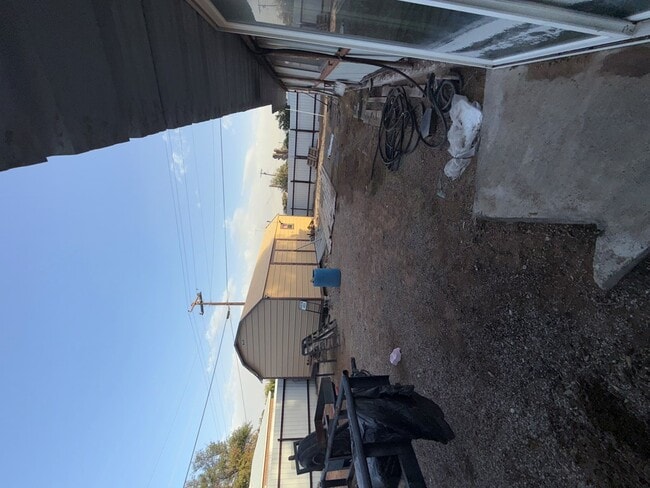 Building Photo - 401 N Ave C