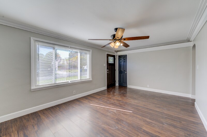 Building Photo - 9701 Echo Ln