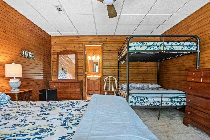 Building Photo - 410 Dogwood Ln