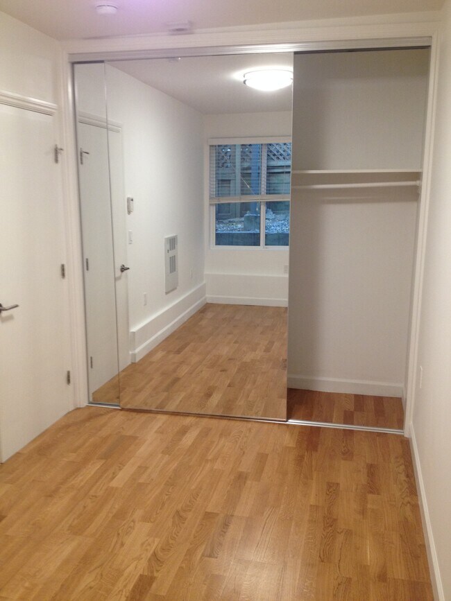 Building Photo - 648 Natoma St