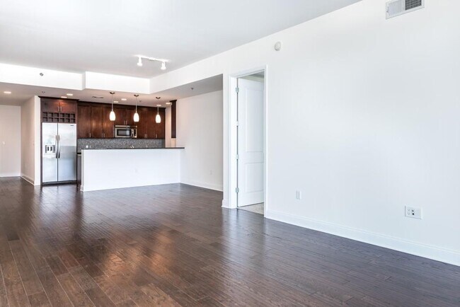 Building Photo - 270 17th St