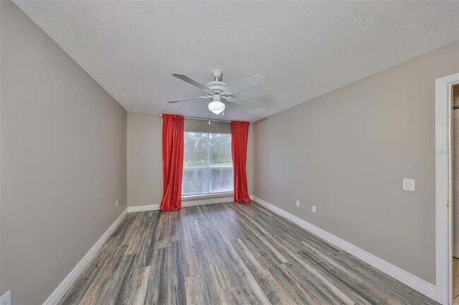 Building Photo - 9481 Highland Oak Dr
