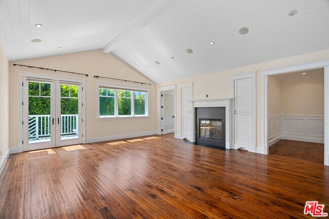 Building Photo - 117 S Burlingame Ave