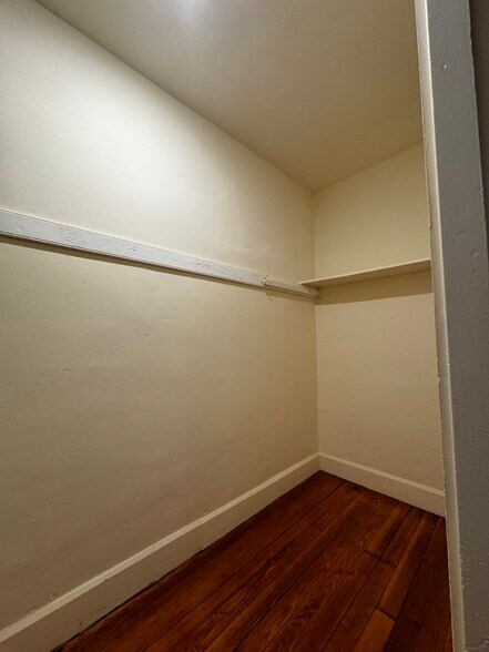 Building Photo - 42 Calvin St