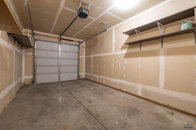 Building Photo - 264 Trenton Ln