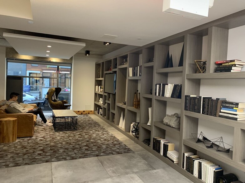 Building Photo - 247 N 7th St