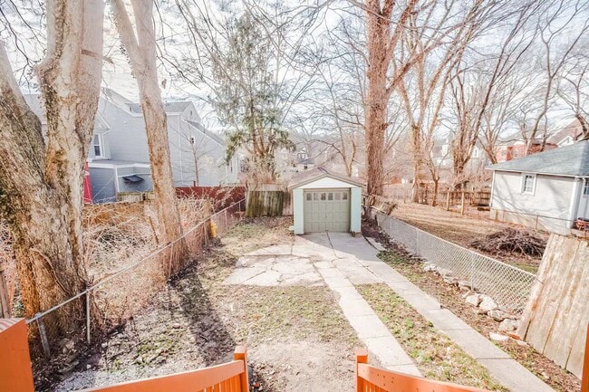 Building Photo - Private Unfurnished Single Family Home In ...