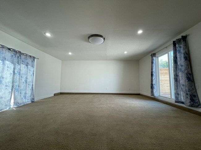 Building Photo - 1662 Sombrero Dr