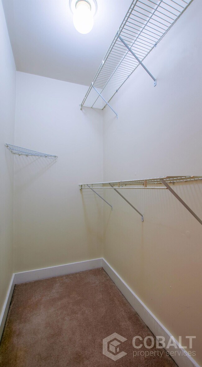 Building Photo - 867 Rosedale Rd NE