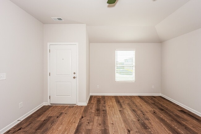 Building Photo - NEW CONSTRUCTION! Brand new 1 story home in Deer Brook Crossing.