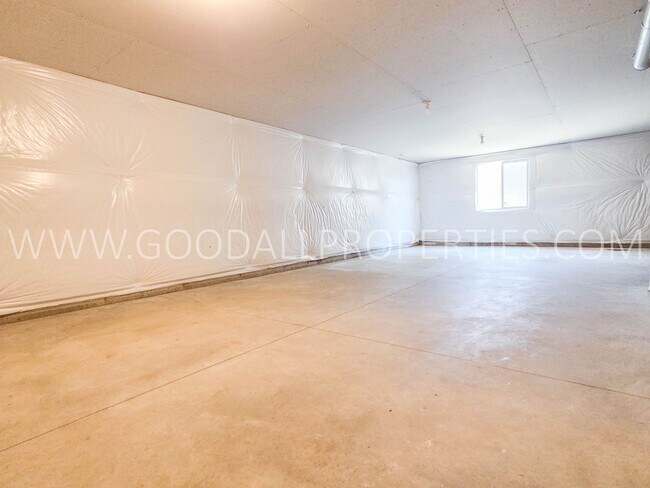 Building Photo - Beautiful Clive Home in Waukee Schools | Quartz Counters & 2-Car Garage