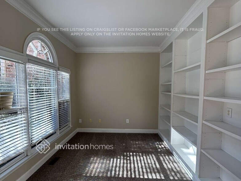 Building Photo - 504 Woodbrook Ln