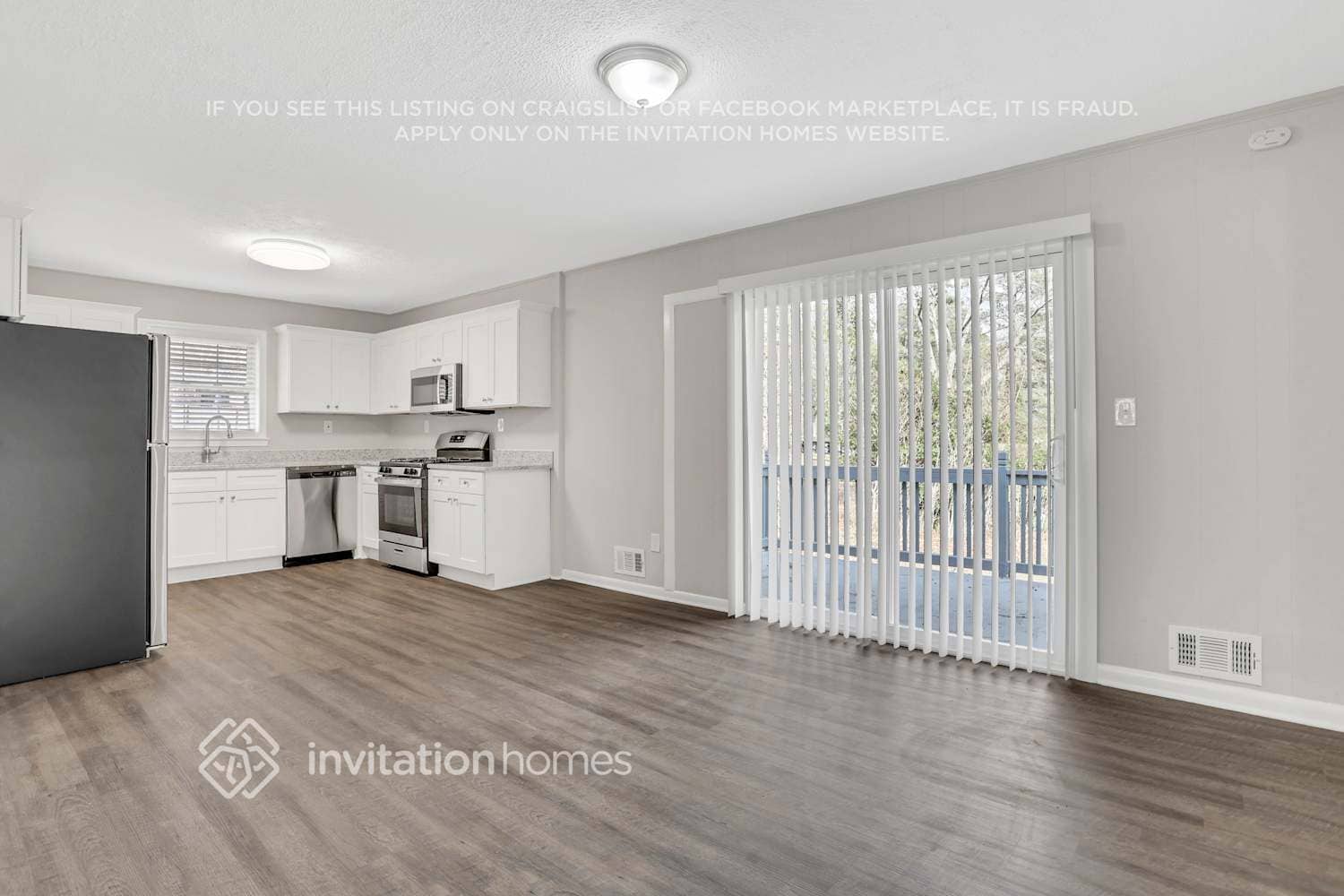 Building Photo - 2160 Shamrock Dr