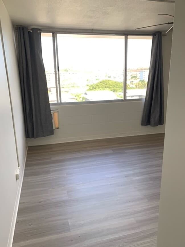 Building Photo - Salt Lake Area - Lakeside West building - 1 bedroom, 1 bath unit w/1 parking - Avail now