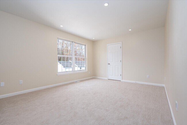 Building Photo - 2942 S Haven Dr