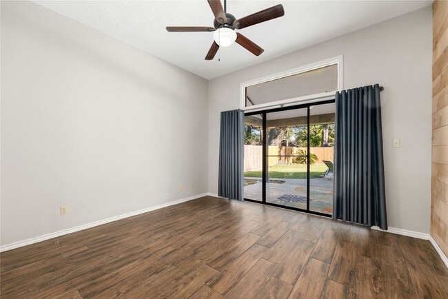 Building Photo - 303 Narcissus St