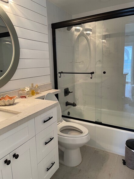 Building Photo - 901 S Surf Rd