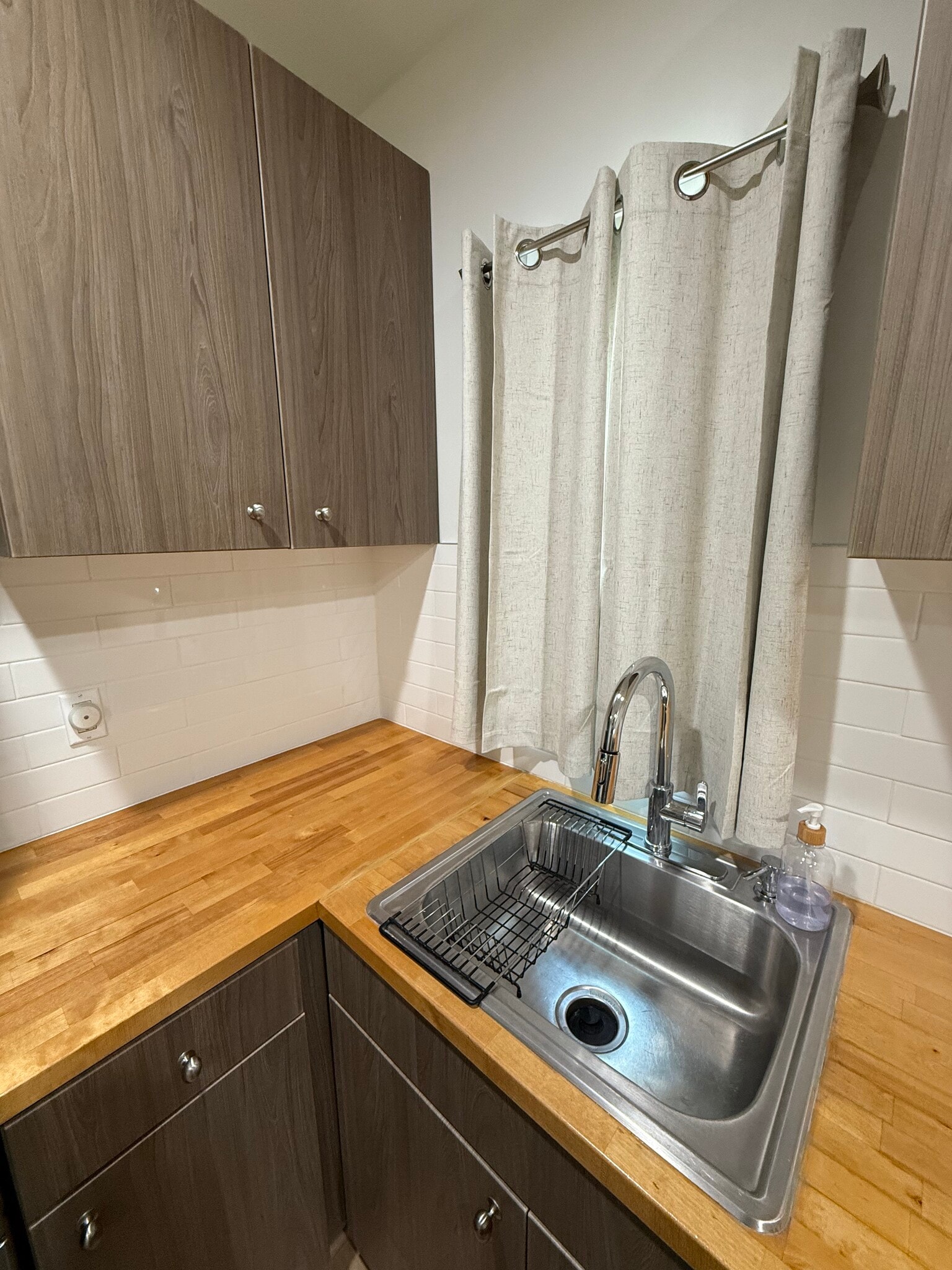 Kitchen with Disposal in sink - 17606 Roscoe Blvd