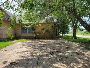 Building Photo - 17423 Ranch Country Rd